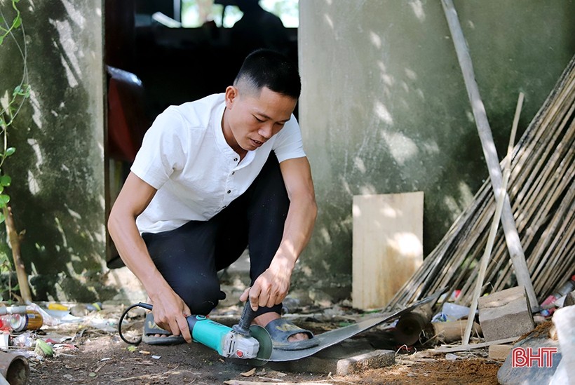 Độc đáo nghề làm diều sáo ở quê mẹ Đại danh y Lê Hữu Trác Độc đáo nghề làm diều sáo ở quê mẹ Đại danh y Lê Hữu Trác