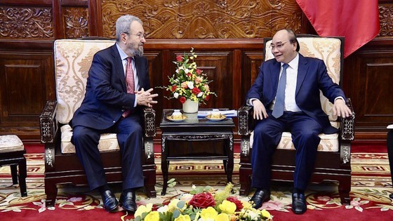 Chủ tịch nước Nguyễn Xuân Phúc tiếp cựu Thủ tướng Israel Ehud Barak Chủ tịch nước Nguyễn Xuân Phúc tiếp cựu Thủ tướng Israel Ehud Barak