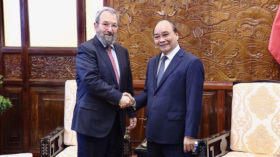 Chủ tịch nước Nguyễn Xuân Phúc tiếp cựu Thủ tướng Israel Ehud Barak Chủ tịch nước Nguyễn Xuân Phúc tiếp cựu Thủ tướng Israel Ehud Barak