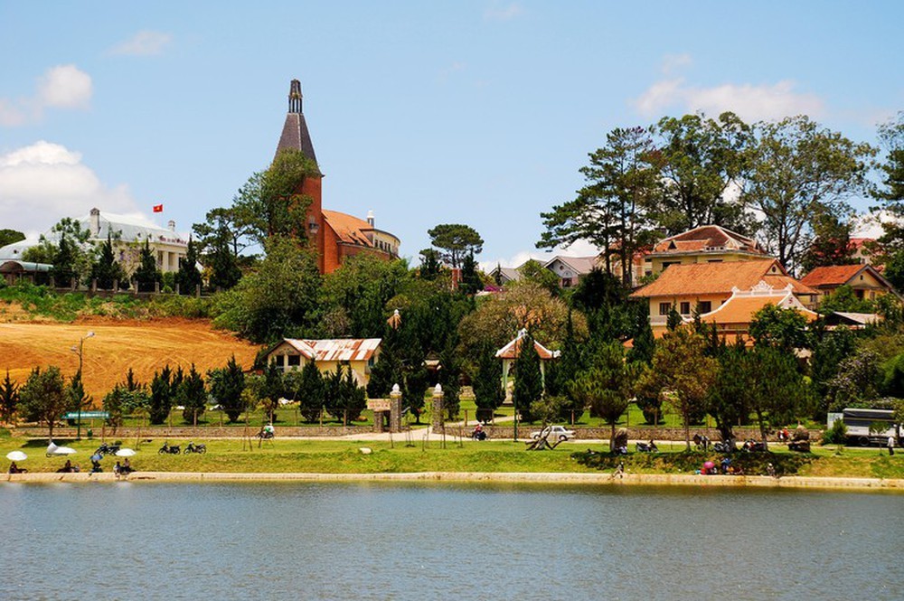 Foreign Travel Website Suggests 10 Must-See Cities in Vietnam Foreign Travel Website Suggests 10 Must-See Cities in Vietnam