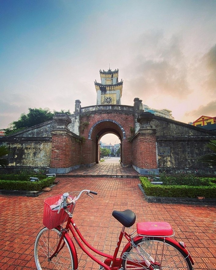 The Nearly 400-Year-Old Ancient Citadel in Quang Binh Once Famous Throughout Vietnam Walking Through Quang Binh's Centuries-old Citadel