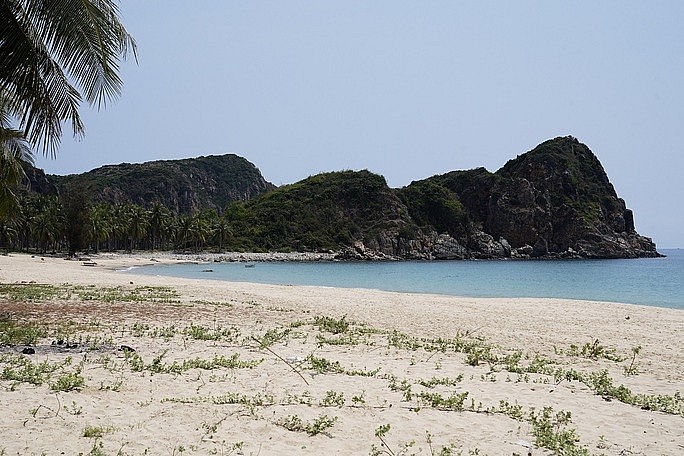 The Beautiful Bird-Shaped Island in Phu Yen Vacation on Vietnam's Magical Bird-Shaped Island