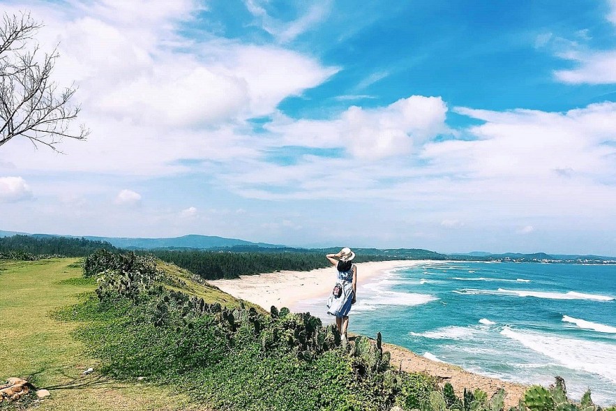 The Beautiful Bird-Shaped Island in Phu Yen Vacation on Vietnam's Magical Bird-Shaped Island