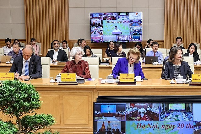 Thủ tướng: 9 nhóm giải pháp lớn để phát triển thị trường lao động đúng hướng, linh hoạt, hiện đại, hiệu quả, bền vững, hội nhập * Thủ tướng: 9 nhóm giải pháp lớn để phát triển thị trường lao động đúng hướng, linh hoạt, hiện đại, hiệu quả, bền vững, hội nhập *