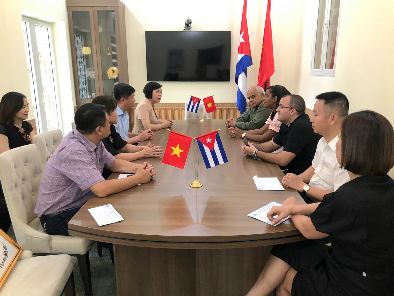 Vietnamese Continues to Provide Assistance to Cuba after Massive Oil Depot Fire