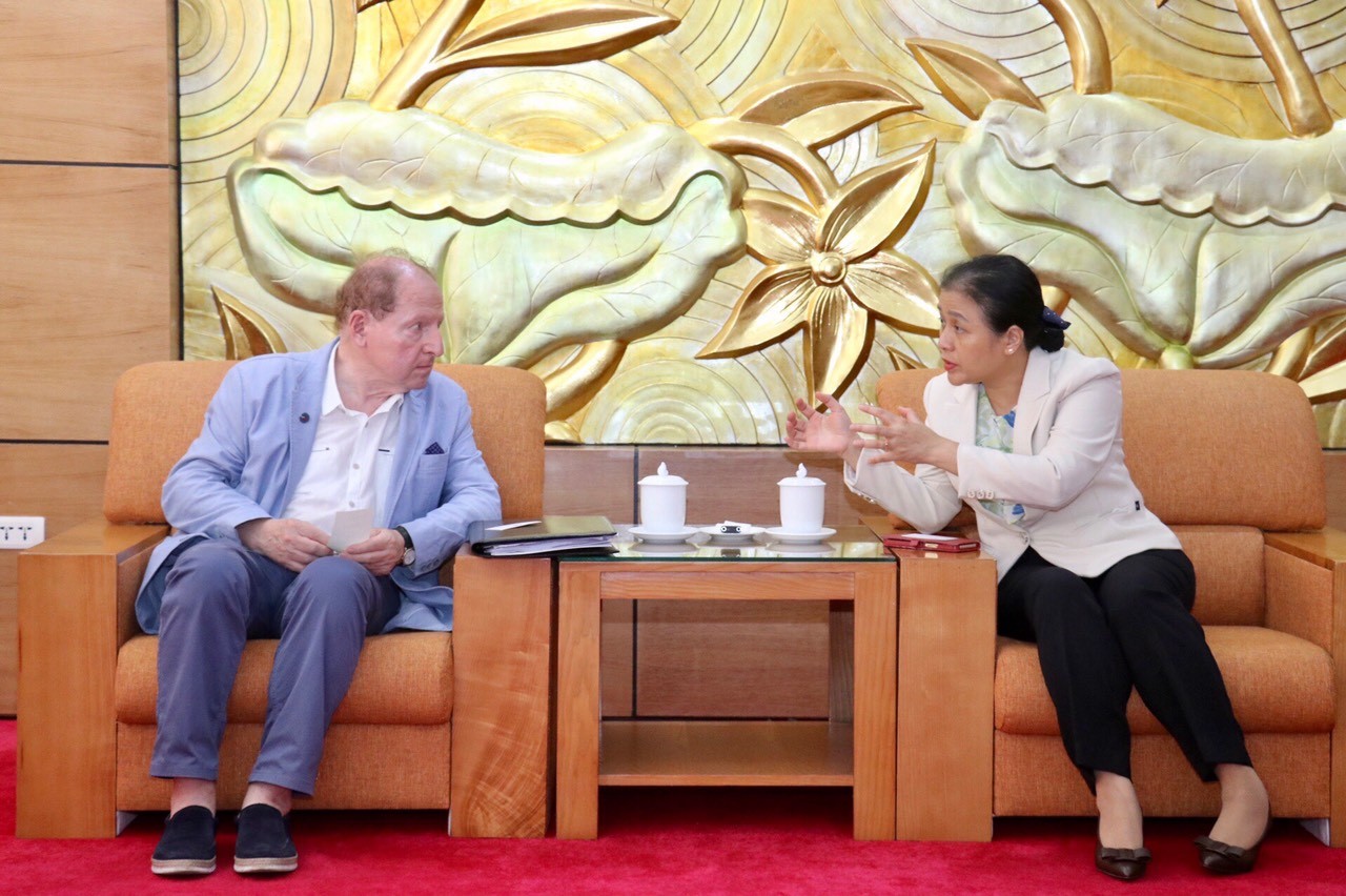 Chủ tịch Nguyễn Phương Nga trong cuộc làm việc với Chủ tịch Hội hữu nghị Ba Lan – Việt Nam Tadeusz Iwinski (Ảnh: Minh Thắng). Chủ tịch Nguyễn Phương Nga trong cuộc làm việc với Chủ tịch Hội hữu nghị Ba Lan – Việt Nam Tadeusz Iwinski (Ảnh: Minh Thắng).