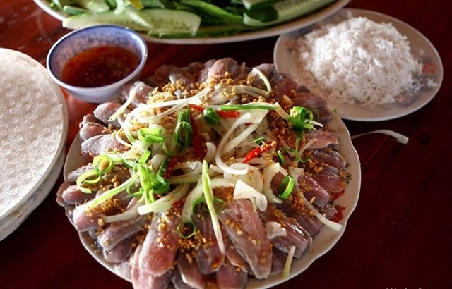 Herring salad is a specialty of Vietnam's Phu Quoc Island. Photo dulichvietnam.com.vn. Herring salad is a specialty of Vietnam's Phu Quoc Island. Photo dulichvietnam.com.vn.