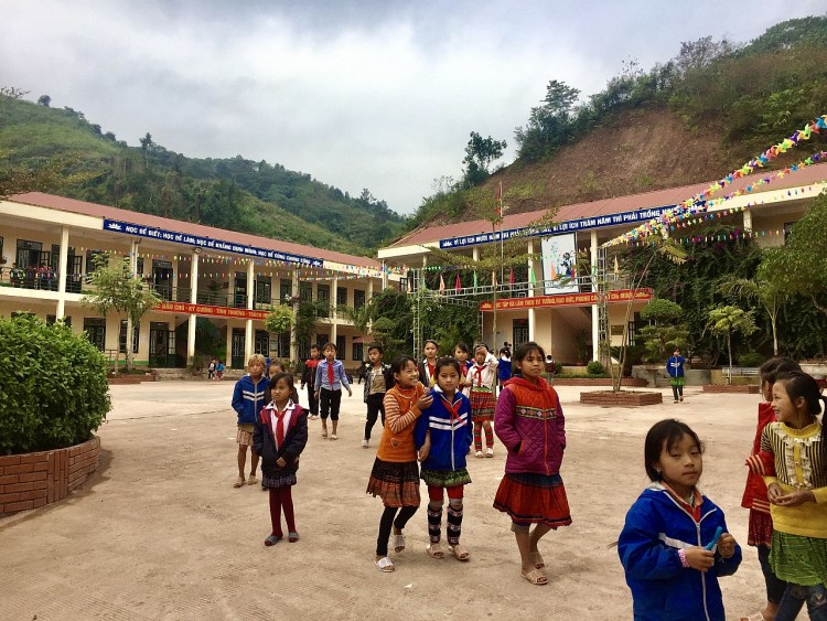 Mường Nhé - Nỗ lực xây dựng trường chuẩn quốc gia Mường Nhé - Nỗ lực xây dựng trường chuẩn quốc gia