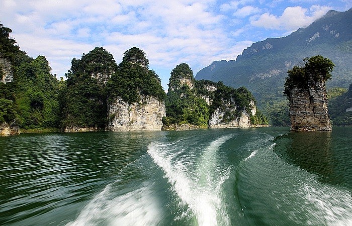 Na Hang - Lam Binh Eco-Tourism Site, the Natural Jewel of Tuyen Quang Na Hang - Lam Binh Eco-Tourism Site: The Natural Jewel of Tuyen Quang