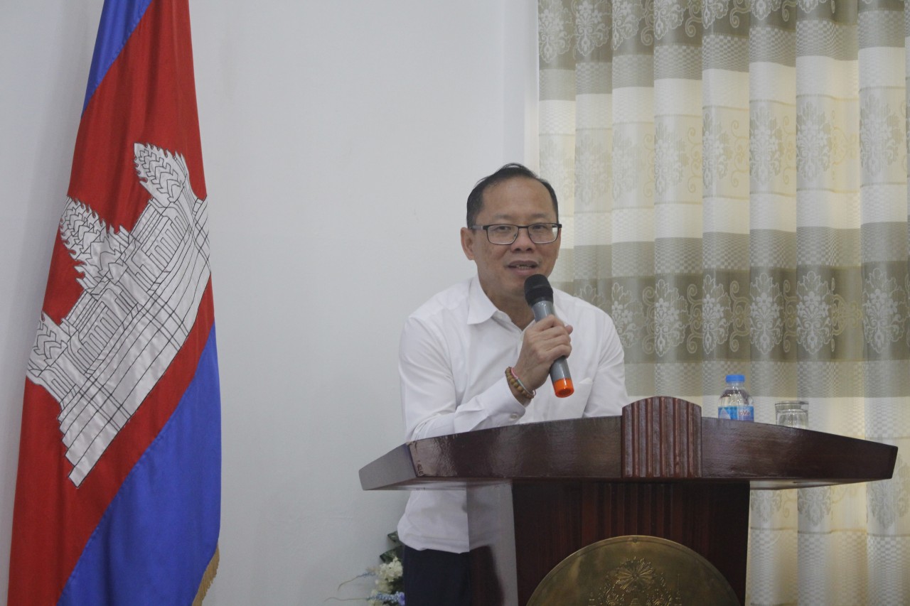 Trao 100 suất học bổng cho sinh viên Campuchia Trao 100 suất học bổng cho sinh viên Campuchia