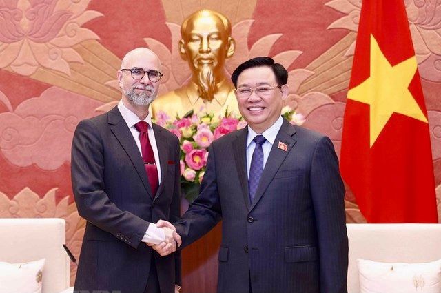 Chairman of the National Assembly Vuong Dinh Hue received new Canadian Ambassador to Vietnam Shawn Perry Steil. Photo: VNA Chairman of the National Assembly Vuong Dinh Hue received new Canadian Ambassador to Vietnam Shawn Perry Steil. Photo: VNA