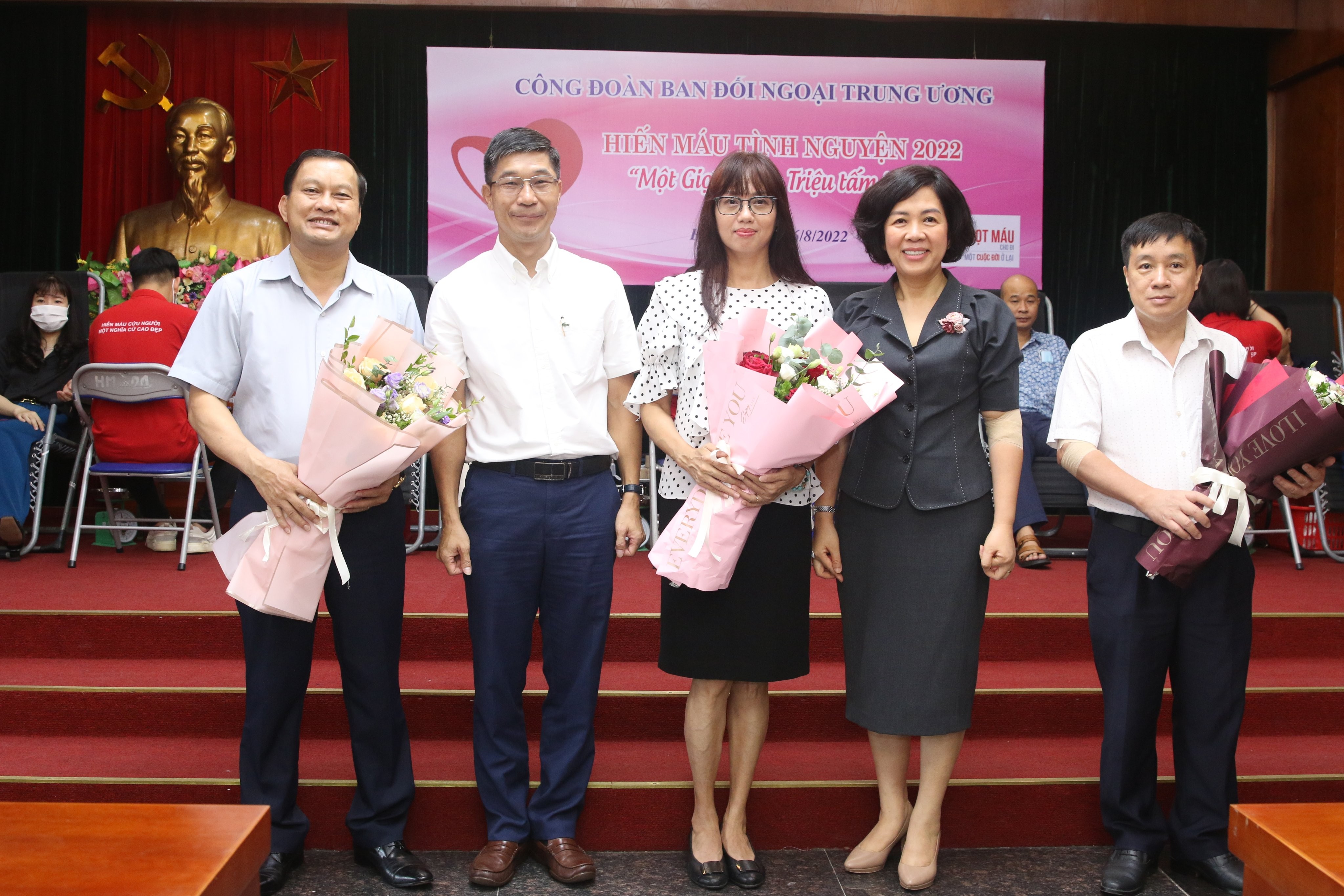 Công đoàn Liên hiệp các tổ chức hữu nghị Việt Nam tham gia hoạt động hiến máu nhân đạo 2022 Công đoàn Liên hiệp các tổ chức hữu nghị Việt Nam tham gia hiến máu nhân đạo năm 2022
