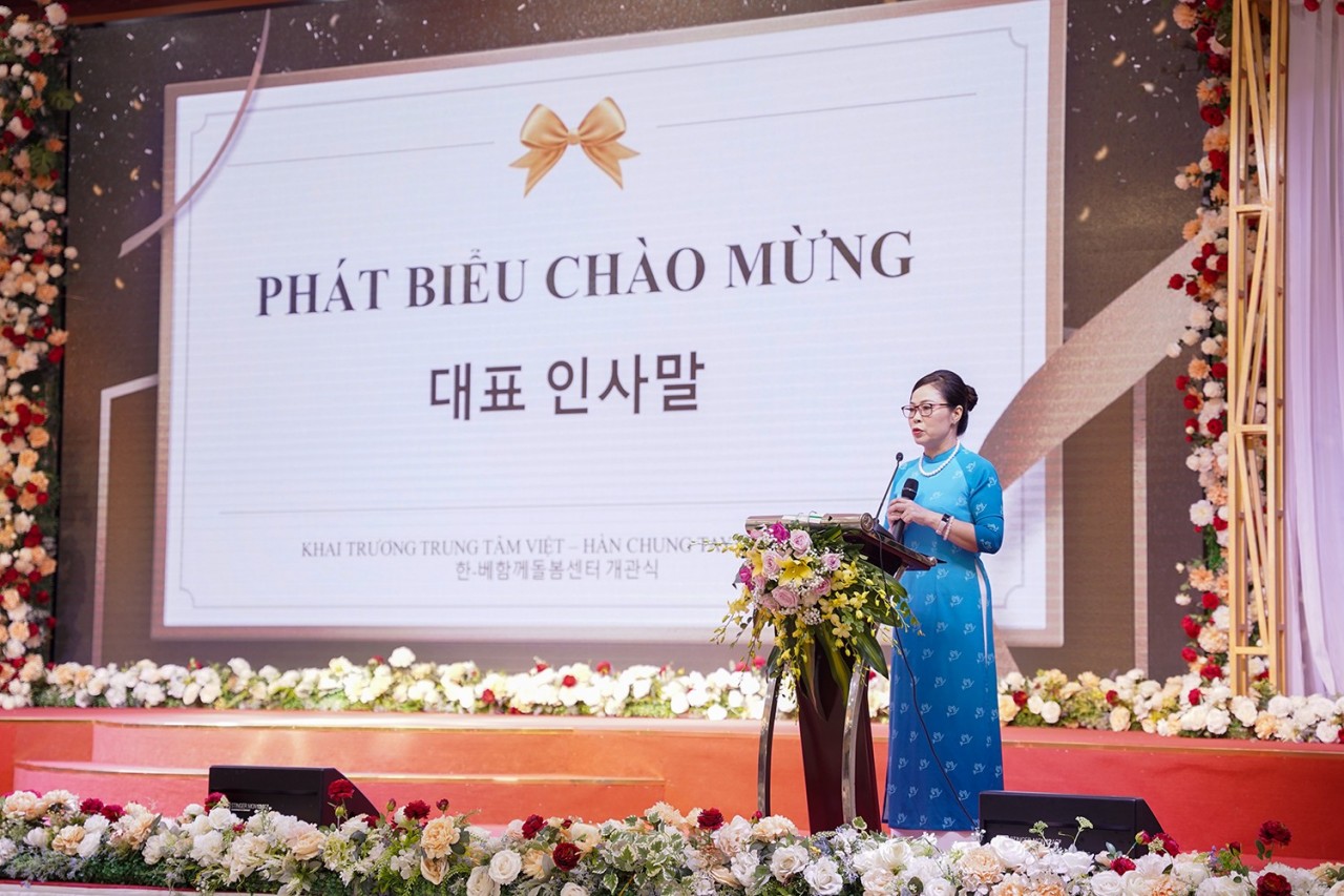 Bà Vũ Thị Kim Liên – Chủ tịch Hội Liên hiệp Phụ nữ thành phố Hải Phòng. Bà Vũ Thị Kim Liên – Chủ tịch Hội Liên hiệp Phụ nữ thành phố Hải Phòng.