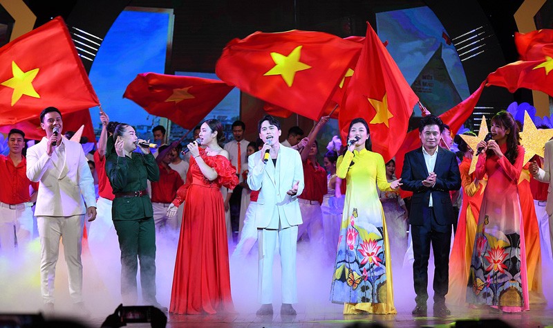 “Sao Độc lập” - Tôn vinh những giá trị trường tồn, bất diệt của dân tộc “Sao Độc lập” - Tôn vinh những giá trị trường tồn, bất diệt của dân tộc