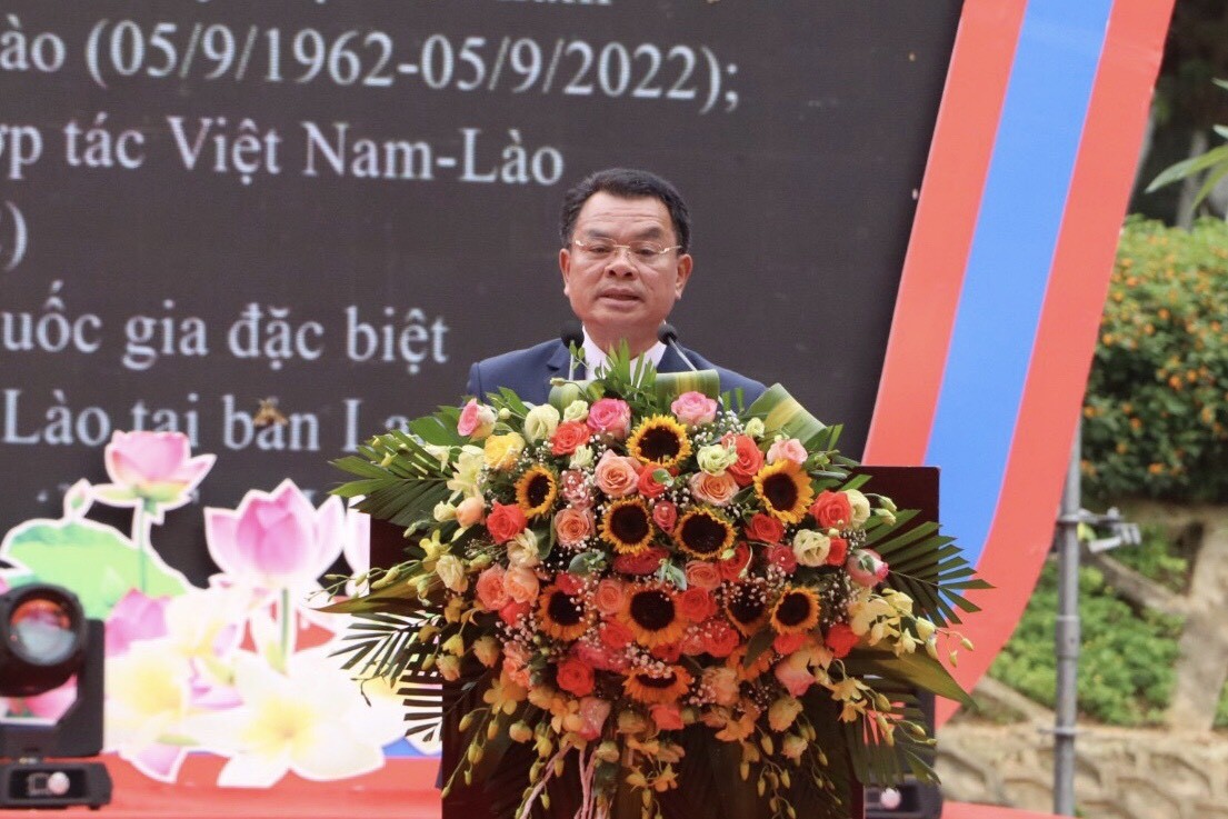 ông Văn Xay - Pheng Xum Ma, Bí thư Tỉnh ủy, Tỉnh trưởng tỉnh Hủa Phăn (CHDCND Lào). ông Văn Xay - Pheng Xum Ma, Bí thư Tỉnh ủy, Tỉnh trưởng tỉnh Hủa Phăn (CHDCND Lào).