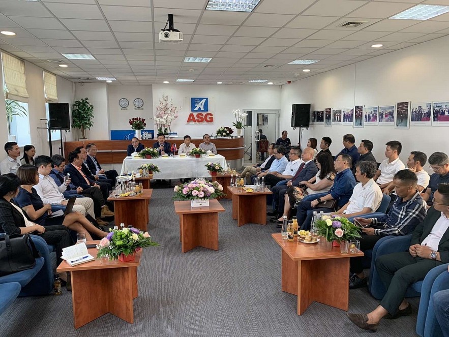 Vietnam Supports Expatriates in Poland to Overcome Difficulties Vietnam Supports Expatriates in Poland to Overcome Difficulties