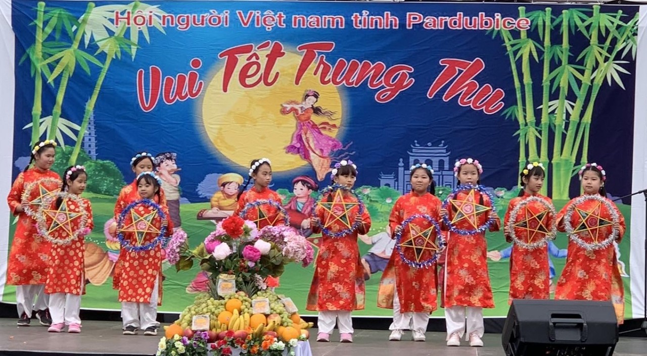 Cộng đồng người Việt tại Pardubice, Séc vui đón tết Trung thu Cộng đồng người Việt tại Pardubice, Séc vui đón tết Trung thu