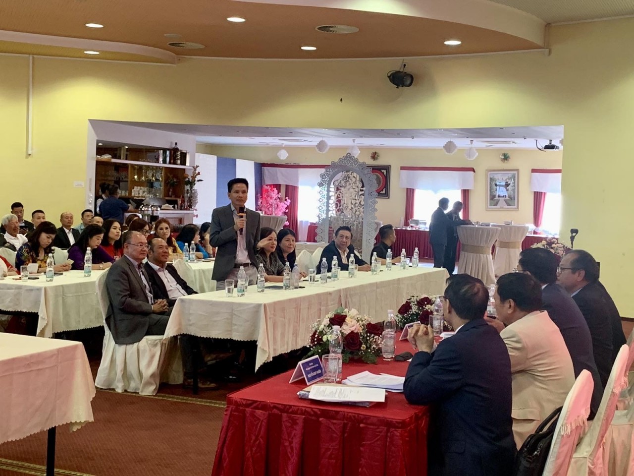Thứ trưởng Phạm Quang Hiệu đánh giá cao những nỗ lực của cộng đồng người Việt tại Séc Thứ trưởng Phạm Quang Hiệu đánh giá cao những nỗ lực của cộng đồng người Việt tại Séc