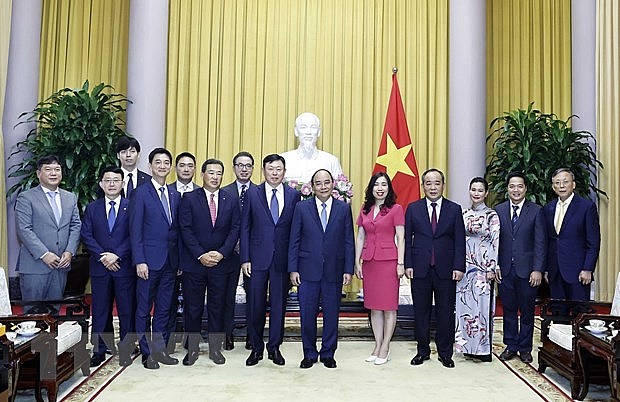 Chủ tịch nước Nguyễn Xuân Phúc tiếp Chủ tịch Tập đoàn Lotte | Chính trị | Vietnam+ (VietnamPlus) Chủ tịch nước Nguyễn Xuân Phúc tiếp Chủ tịch Tập đoàn Lotte | Chính trị | Vietnam+ (VietnamPlus)