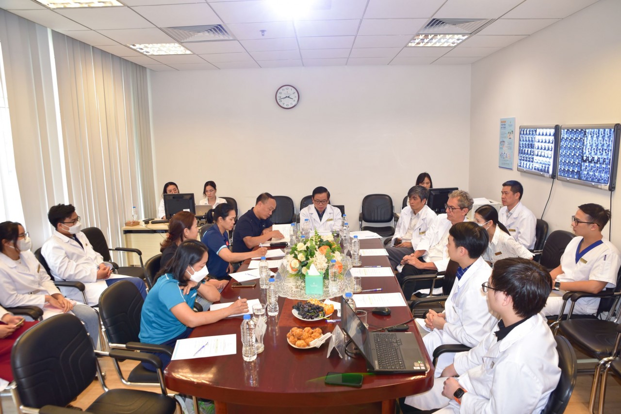 Trong buổi hội chẩn ngày 26/8/2022, đại diện VFF, CLB và Chương Thị Kiều đã đồng ý với phương án mổ 2 chân cùng lúc mà Trung tâm CTCH&YHTT Vinmec đưa ra sau khi được phân tích cặn kẽ về chuyên môn. Trong buổi hội chẩn ngày 26/8/2022, đại diện VFF, CLB và Chương Thị Kiều đã đồng ý với phương án mổ 2 chân cùng lúc mà Trung tâm CTCH&YHTT Vinmec đưa ra sau khi được phân tích cặn kẽ về chuyên môn.