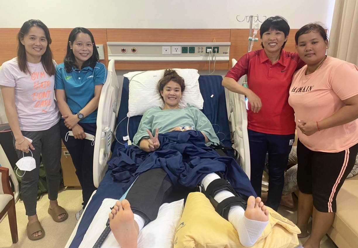Tuyển thủ Chương Thị Kiều được Vinmec phẫu thuật thành công 2 gối cùng lúc