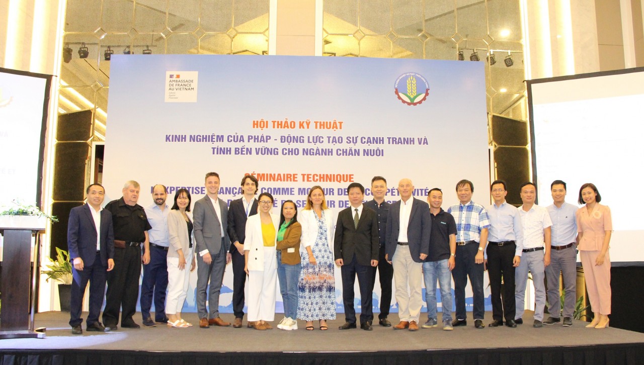 Việt Nam-Pháp tăng cường hợp tác trong ngành chăn nuôi Việt Nam-Pháp tăng cường hợp tác trong ngành chăn nuôi