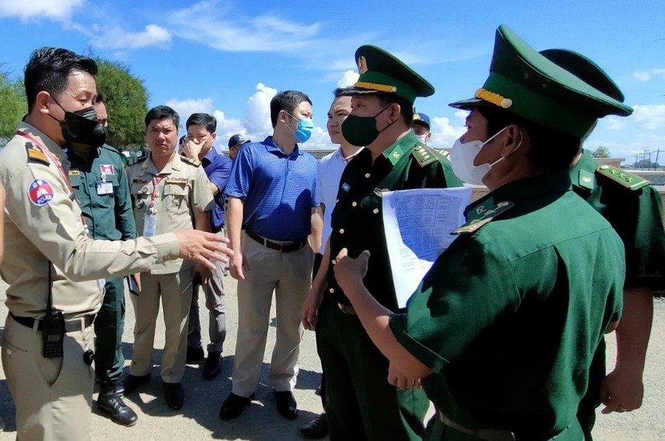 Đưa 89 công dân Việt Nam từ Campuchia về nước an toàn Đưa 89 công dân Việt Nam từ Campuchia về nước an toàn