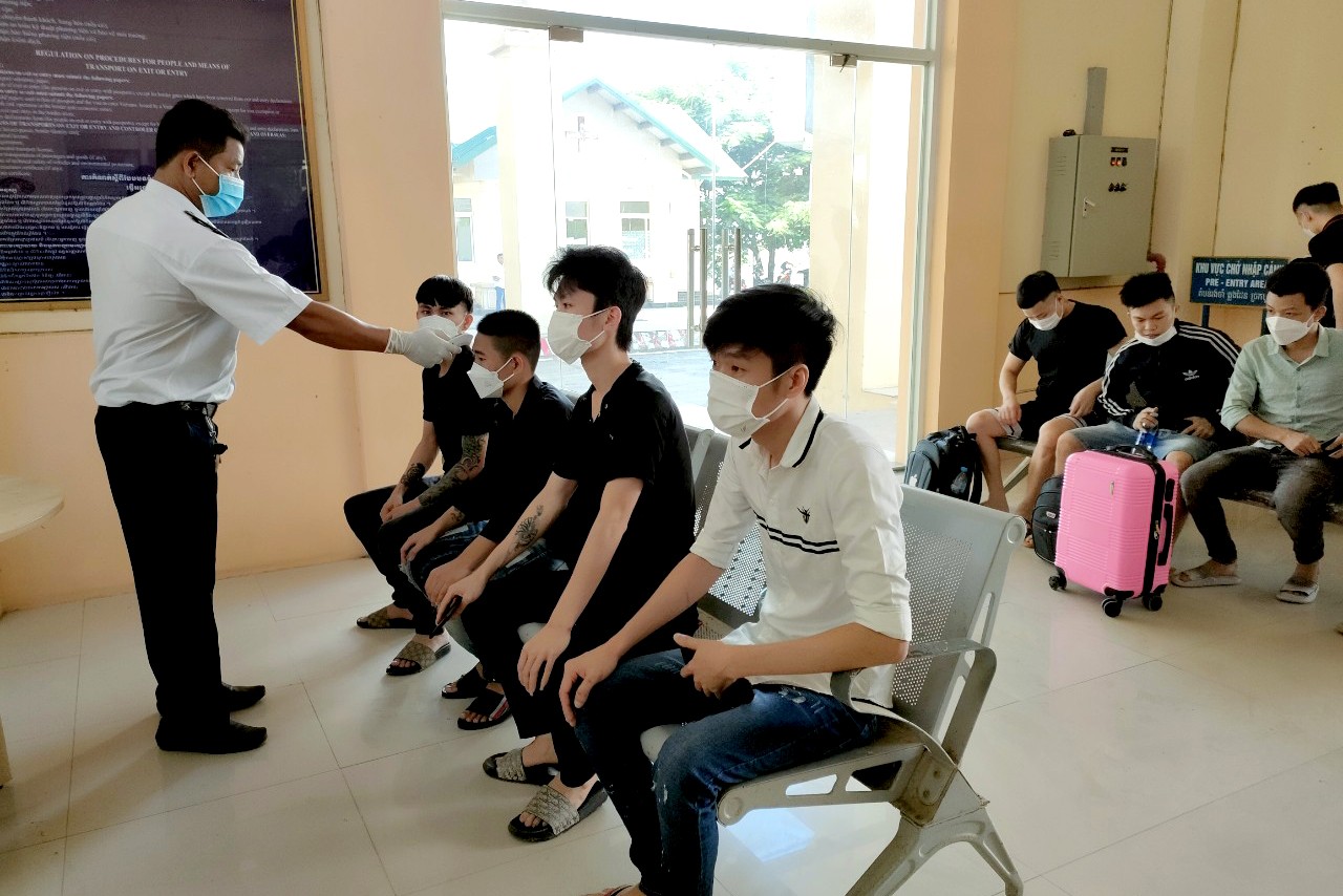 An Giang tiếp nhận 26 công dân từ Campuchia trở về Việt Nam An Giang tiếp nhận 26 công dân từ Campuchia trở về Việt Nam