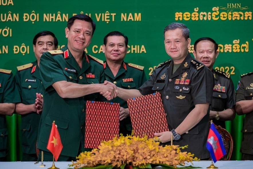 Vietnam and Cambodia intensify the fight against transnational crime. Image source: Facebook General Hun Manet (R). Photo: VOV Vietnam and Cambodia intensify the fight against transnational crime. Image source: Facebook General Hun Manet (R). Photo: VOV