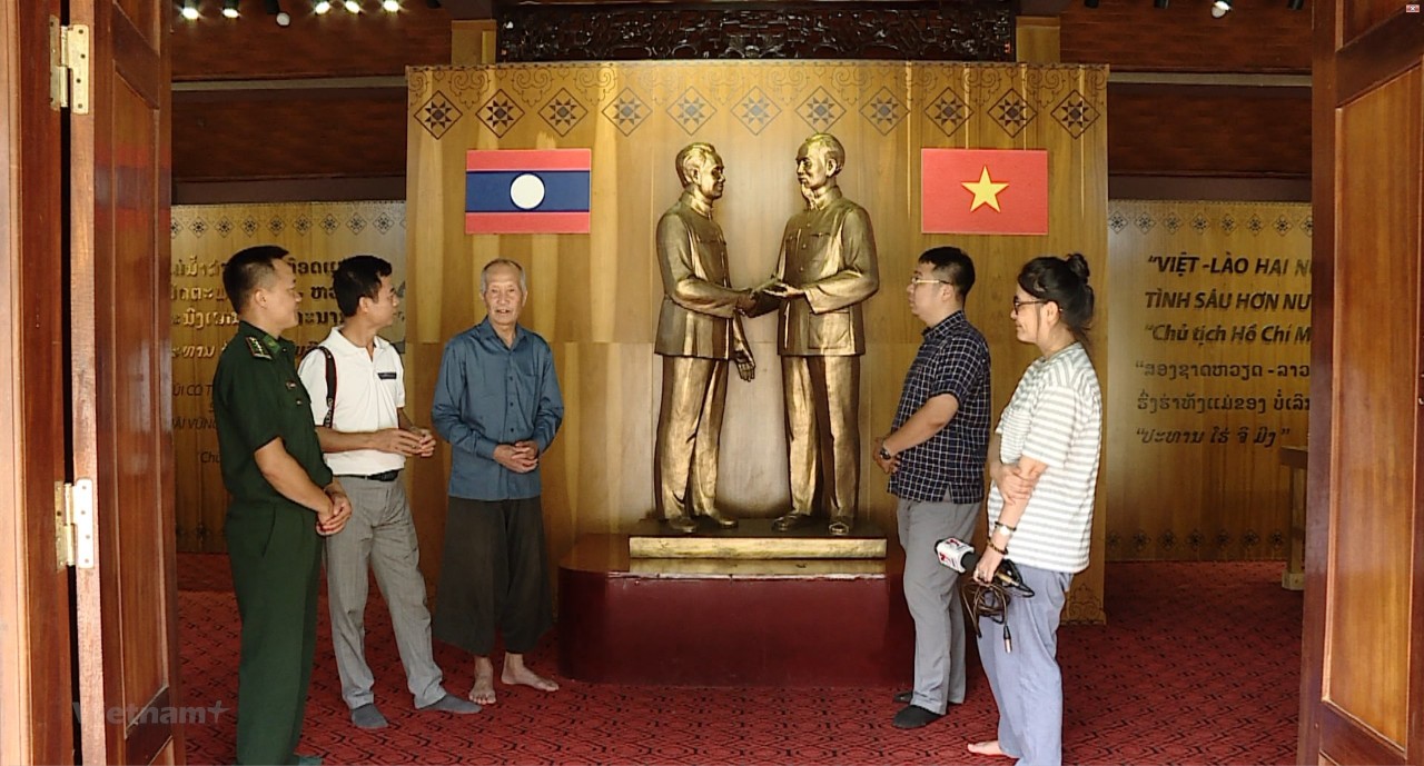 Quan hệ Việt Lào: Tình sâu hơn nước Hồng Hà, Cửu Long | Chính trị | Vietnam+ (VietnamPlus) Quan hệ Việt Lào: Tình sâu hơn nước Hồng Hà, Cửu Long | Chính trị | Vietnam+ (VietnamPlus)