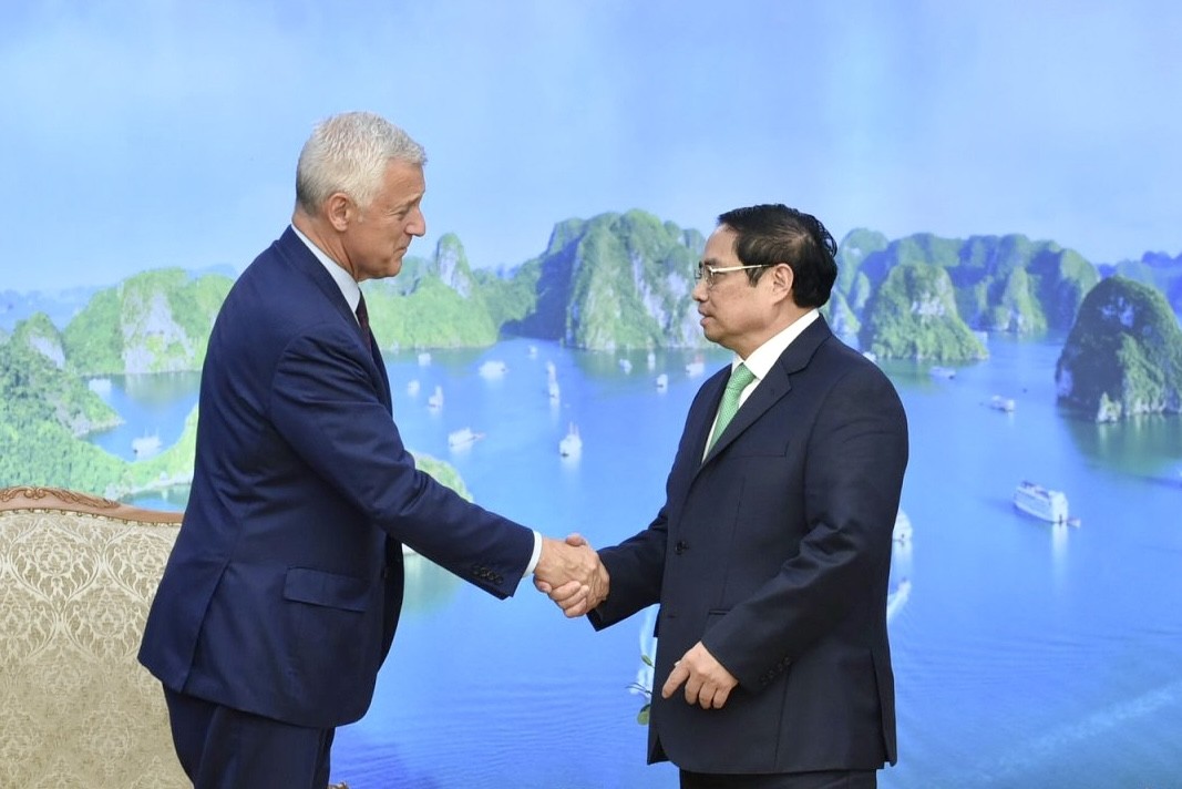 Standard Chartered xây dựng báo cáo "Việt Nam: Chuẩn bị cho bước nhảy vọt" Standard Chartered xây dựng báo cáo "Việt Nam: Chuẩn bị cho bước nhảy vọt"
