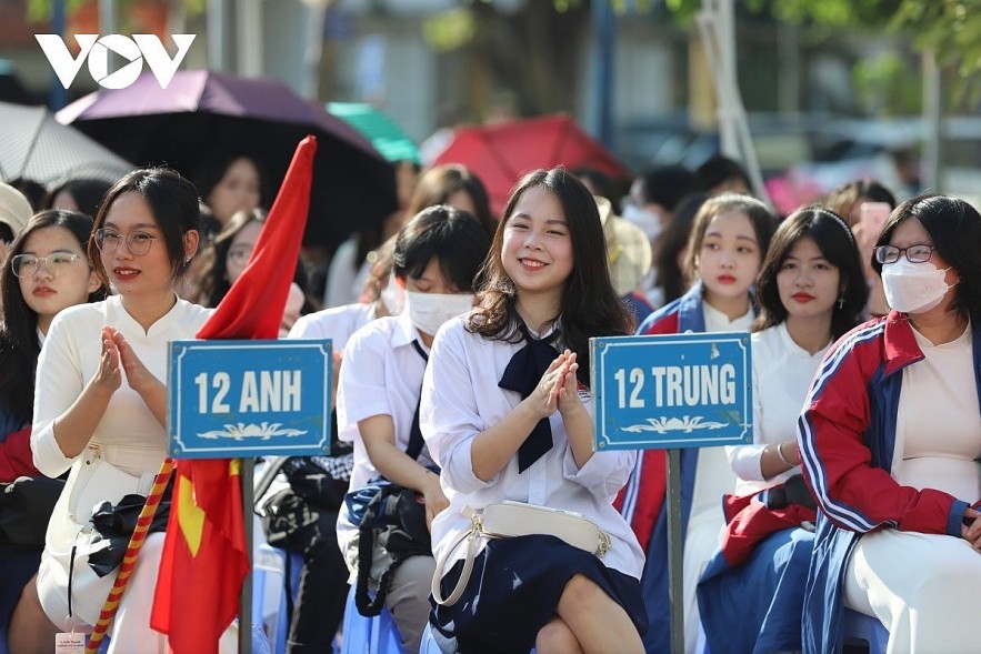 Students of Ha Long High School for the Gifted in Ha Long City, Quang Ninh provinc, at the opening ceremony of the 2022-2023 school year. Photo: VOV Students of Ha Long High School for the Gifted in Ha Long City, Quang Ninh provinc, at the opening ceremony of the 2022-2023 school year. Photo: VOV
