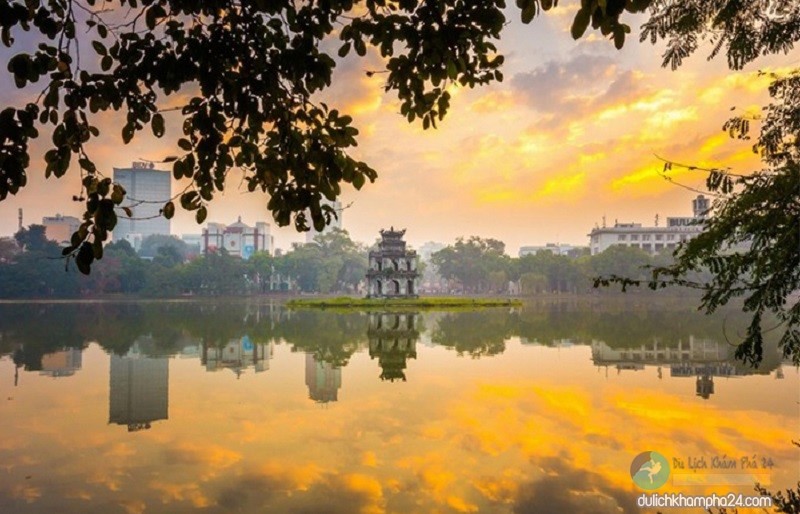 10 Most Beautiful Lakes in Vietnam 10 Most Beautiful Lakes in Vietnam
