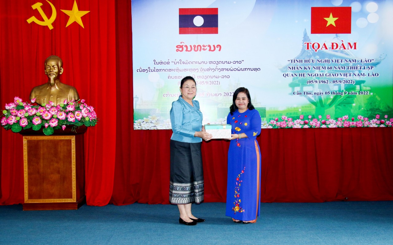 Cần Thơ tổ chức tọa đàm tình hữu nghị Việt Nam - Lào Cần Thơ tổ chức tọa đàm tình hữu nghị Việt Nam - Lào