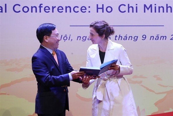 Lễ kỷ niệm 35 năm UNESCO ra Nghị quyết tôn vinh Chủ tịch Hồ Chí Minh Lễ kỷ niệm 35 năm UNESCO ra Nghị quyết tôn vinh Chủ tịch Hồ Chí Minh