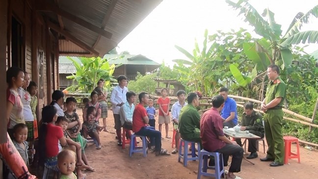 Điện Biên: Tăng cường giáo dục pháp luật cho đồng bào vùng biên Điện Biên: Tăng cường giáo dục pháp luật cho đồng bào vùng biên