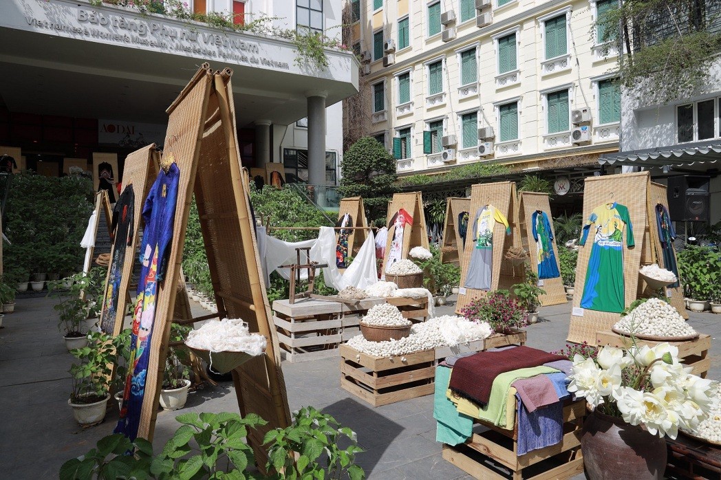 Hanoi Tourism Destination Brand with Ao Dai Festival Hanoi Tourism Destination Brand with Ao Dai Festival
