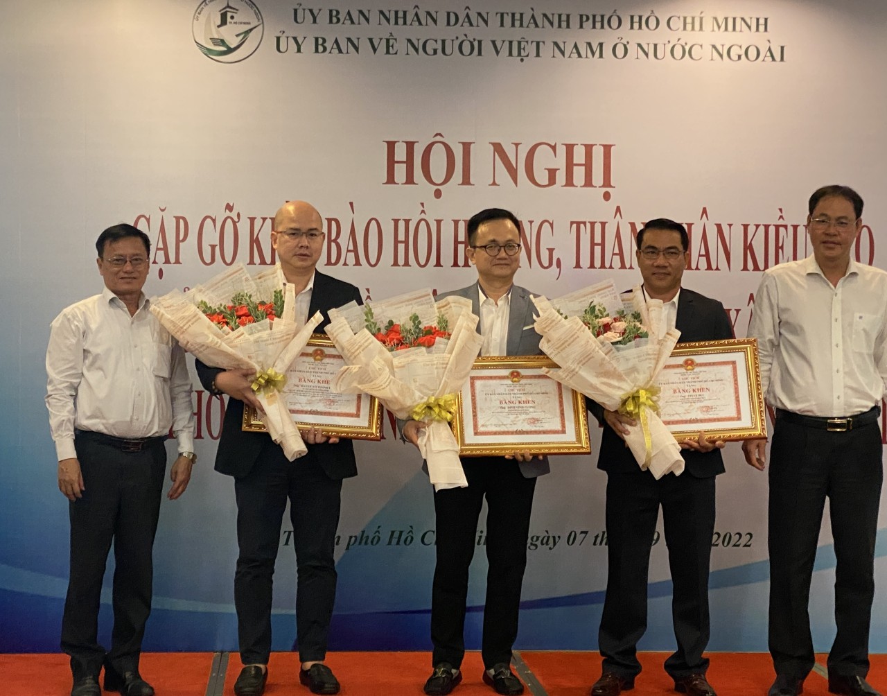 Hơn 400 kiều bào xin đăng ký thường trú và hồi hương tại TP.HCM Hơn 400 kiều bào xin đăng ký thường trú và hồi hương tại TP.HCM