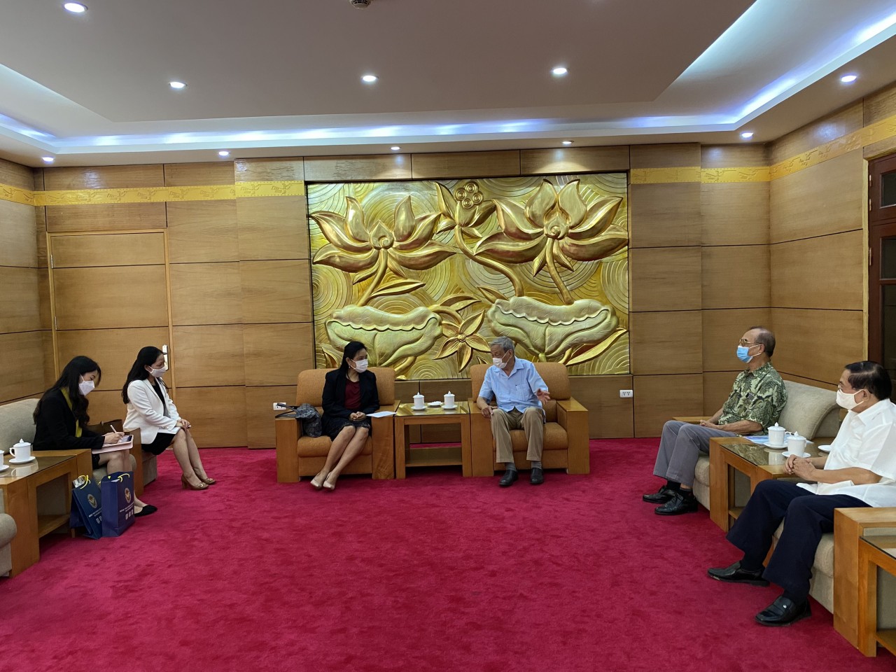 Chủ tịch Hội hữu nghị Việt Nam - Thái Lan Tạ Quang Ngọc tại buổi tiếp Tổng Lãnh sự Thái Lan tại thành phố Hồ Chí Minh Wiraka Mooddhitaporn Chủ tịch Hội hữu nghị Việt Nam - Thái Lan Tạ Quang Ngọc tại buổi tiếp Tổng Lãnh sự Thái Lan tại thành phố Hồ Chí Minh Wiraka Mooddhitaporn