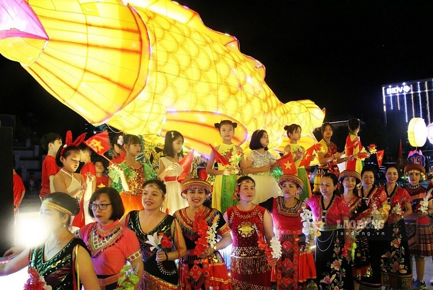 Amazing and Unique Mid-Autumn Festival in Tuyen Quang Amazing and Unique Mid-Autumn Festival in Tuyen Quang