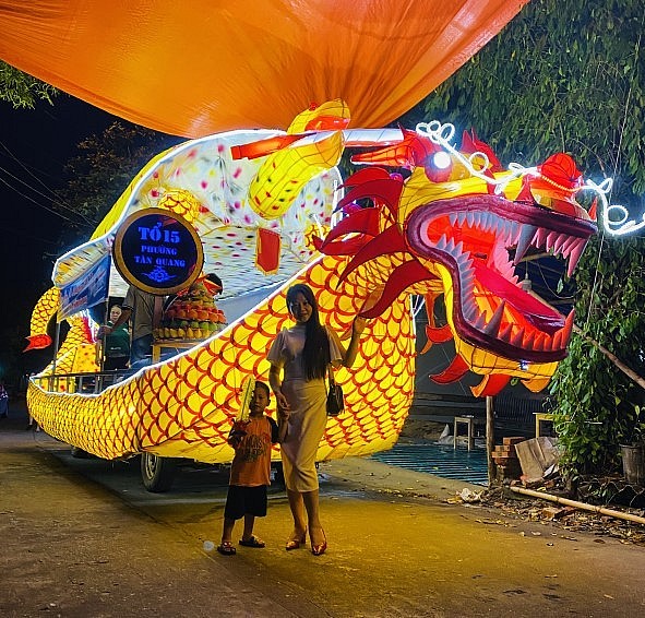 Amazing and Unique Mid-Autumn Festival in Tuyen Quang Amazing and Unique Mid-Autumn Festival in Tuyen Quang