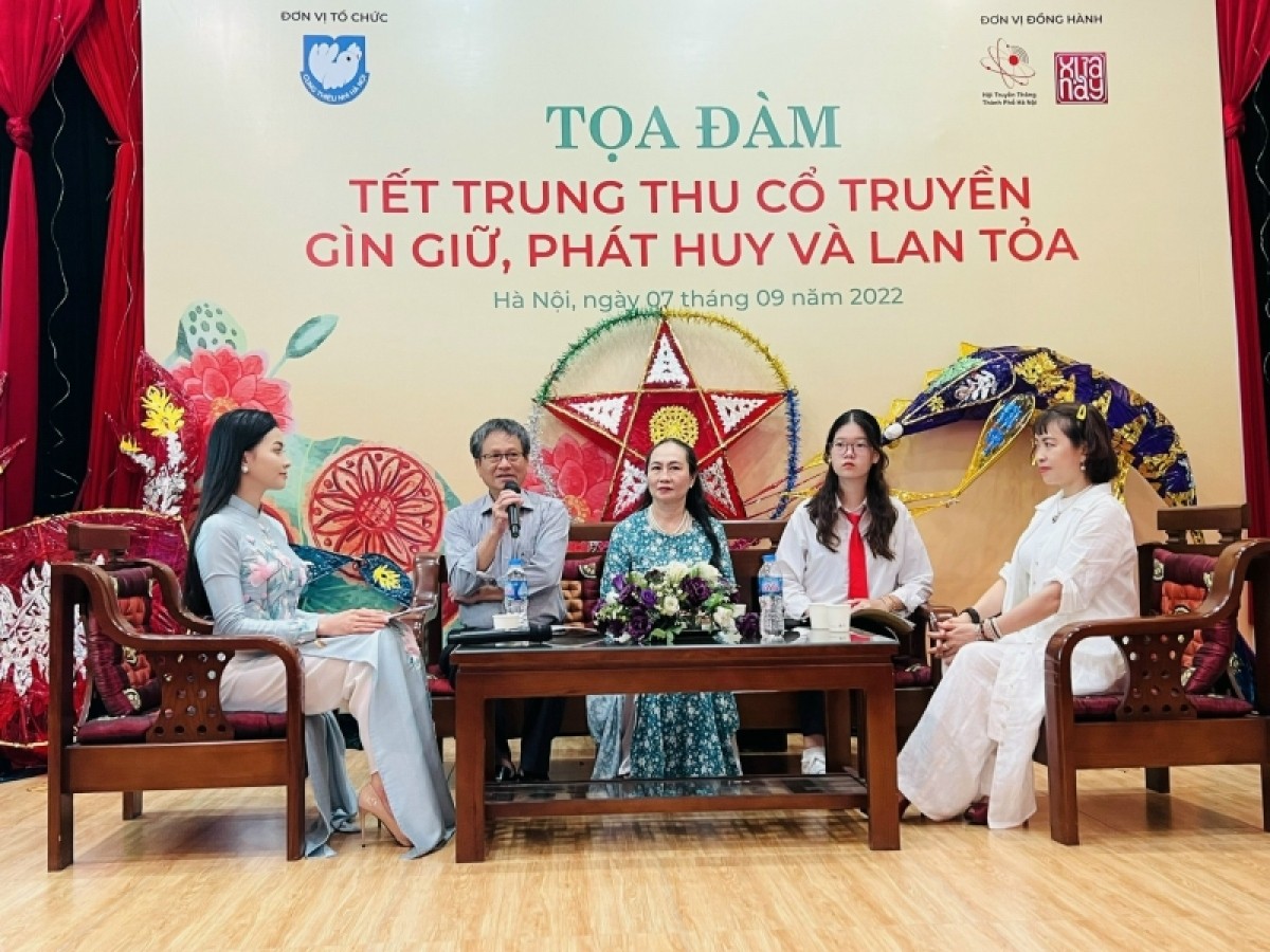 Tọa đàm “Tết Trung thu cổ truyền-Gìn giữ, phát huy và lan tỏa”. Tọa đàm “Tết Trung thu cổ truyền-Gìn giữ, phát huy và lan tỏa”.