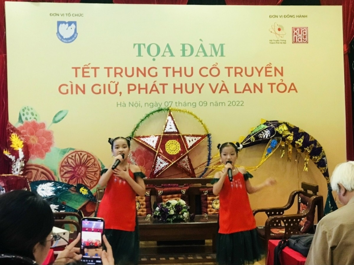 Một số tiết mục văn nghệ tại tọa đàm. Một số tiết mục văn nghệ tại tọa đàm.