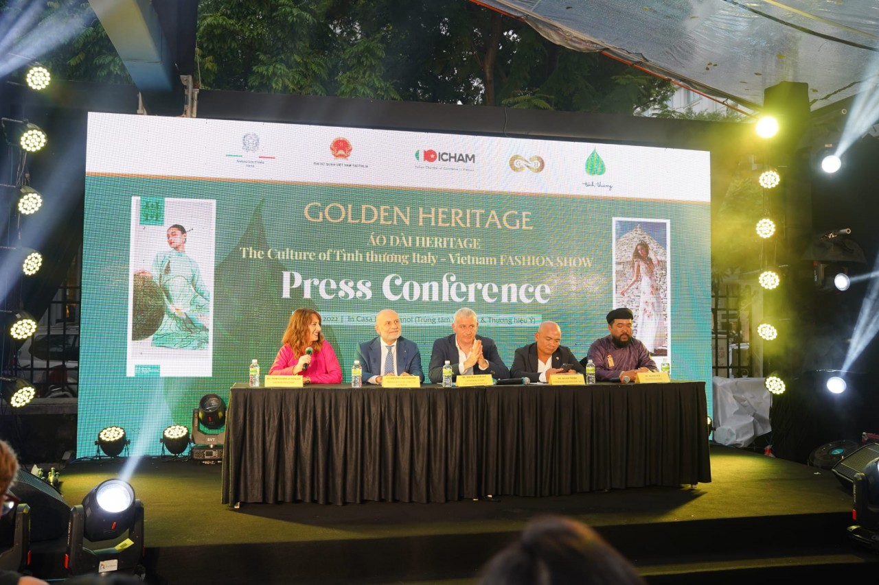 The project is being jointly organised by the Golden Heritage team, the Italian Embassy in Vietnam, and the Italian Chamber of Commerce in Vietnam with the aim of celebrating the 50th anniversary of mutual ties. The project is being jointly organised by the Golden Heritage team, the Italian Embassy in Vietnam, and the Italian Chamber of Commerce in Vietnam with the aim of celebrating the 50th anniversary of mutual ties.