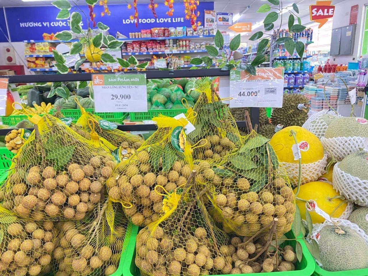 Đặc sản Nhãn Lồng Hưng Yên được bày bán tại siêu thị BRGMart. Đặc sản Nhãn Lồng Hưng Yên được bày bán tại siêu thị BRGMart.