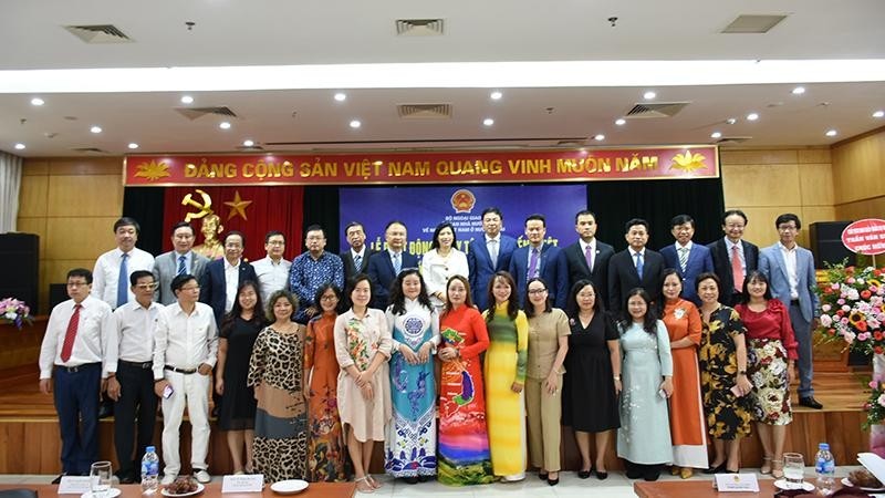 Tôn vinh tiếng Việt trong cộng đồng người Việt Nam ở nước ngoài Tôn vinh tiếng Việt trong cộng đồng người Việt Nam ở nước ngoài