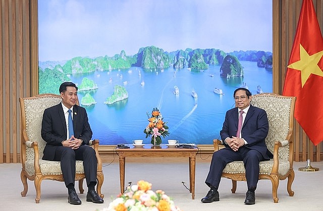 Thủ tướng tiếp Bộ trưởng, Chủ nhiệm Văn phòng Phủ Thủ tướng Lào Thủ tướng tiếp Bộ trưởng, Chủ nhiệm Văn phòng Phủ Thủ tướng Lào