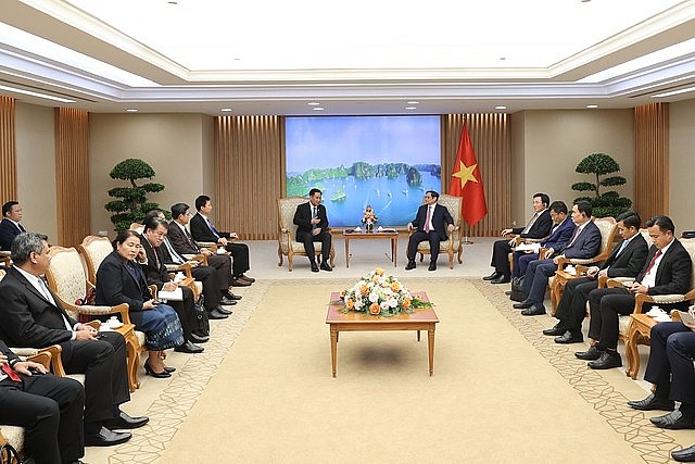Thủ tướng tiếp Bộ trưởng, Chủ nhiệm Văn phòng Phủ Thủ tướng Lào Thủ tướng tiếp Bộ trưởng, Chủ nhiệm Văn phòng Phủ Thủ tướng Lào