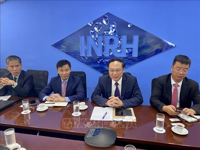 Đoàn công tác của Bộ Tài nguyên và Môi trường do Thứ trưởng Lê Công Thành dẫn đầu làm việc với lãnh đạo Cơ quan Tài nguyên nước Quốc gia Cuba. Đoàn công tác của Bộ Tài nguyên và Môi trường do Thứ trưởng Lê Công Thành dẫn đầu làm việc với lãnh đạo Cơ quan Tài nguyên nước Quốc gia Cuba.
