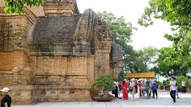 Nhiều du khách Campuchia lựa chọn Việt Nam là điểm đến (Ảnh minh họa: TTXVN). Nhiều du khách Campuchia lựa chọn Việt Nam là điểm đến (Ảnh minh họa: TTXVN).